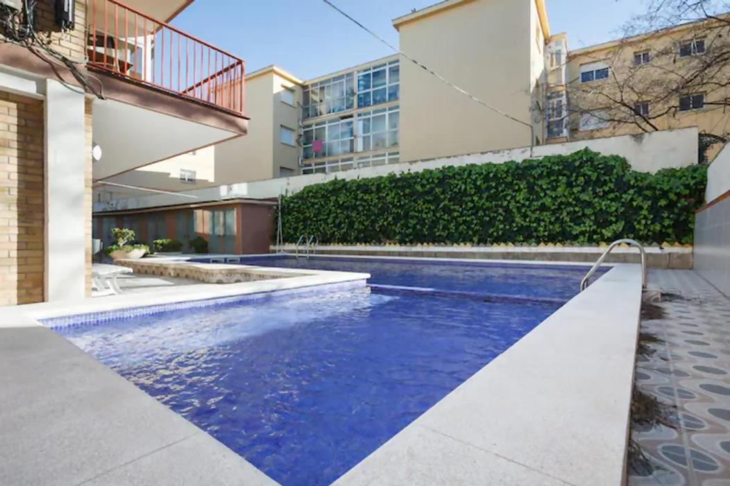 Apartamento Playa Con Piscina Parking Y 2 Habitac Apartment Castelldefels Exterior photo